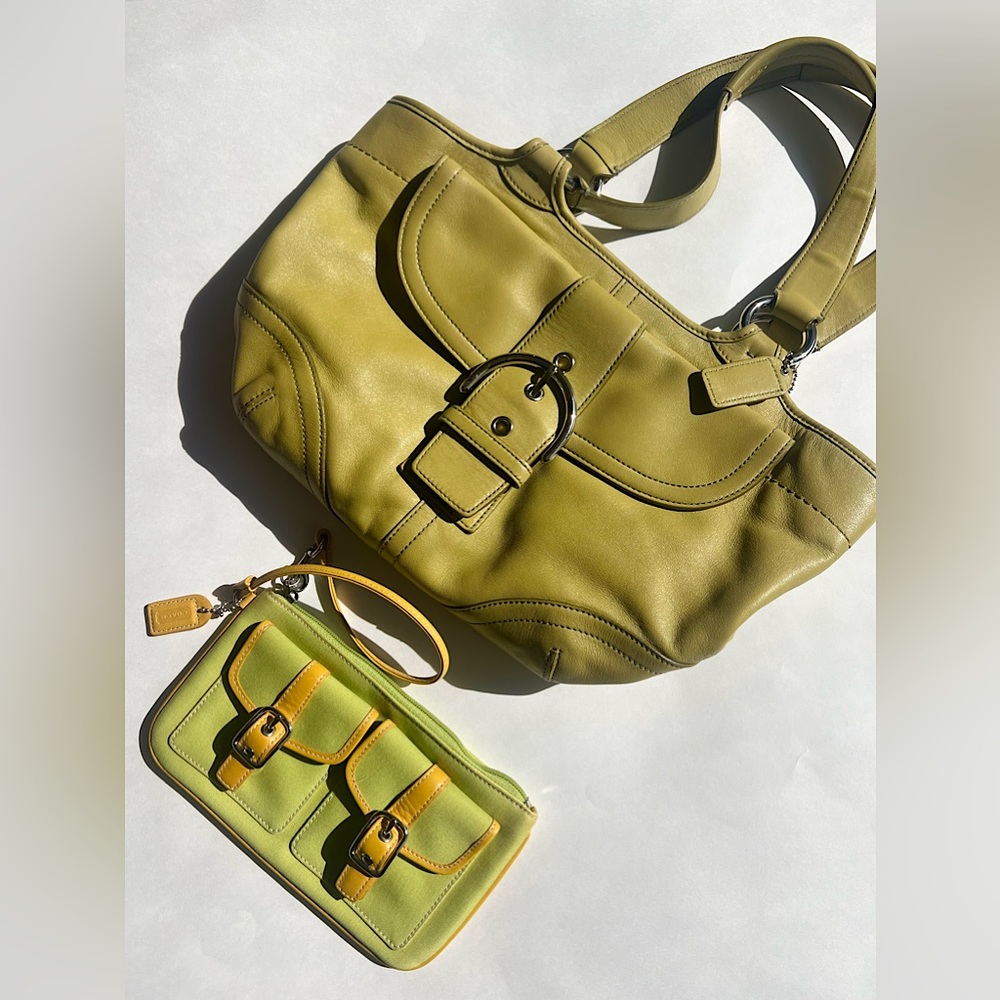 Coach Leather  bag vintage, include the wristlet